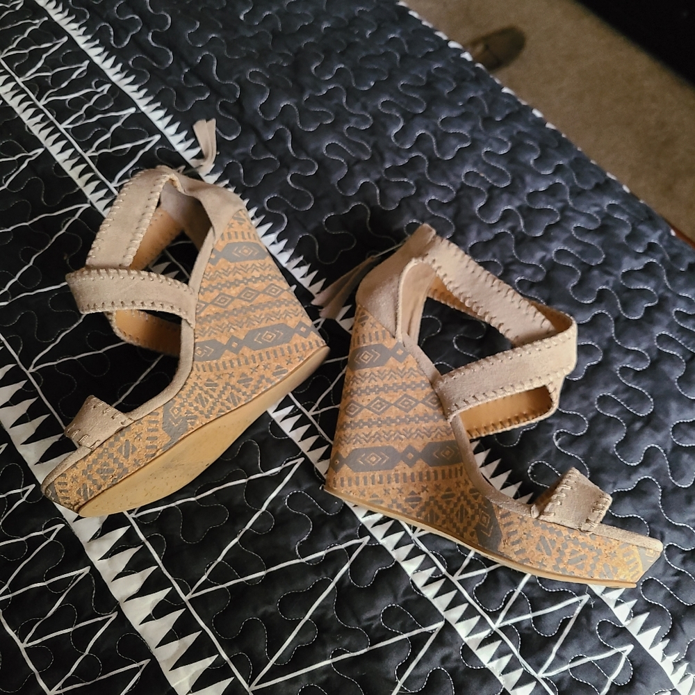 Not rated wedges